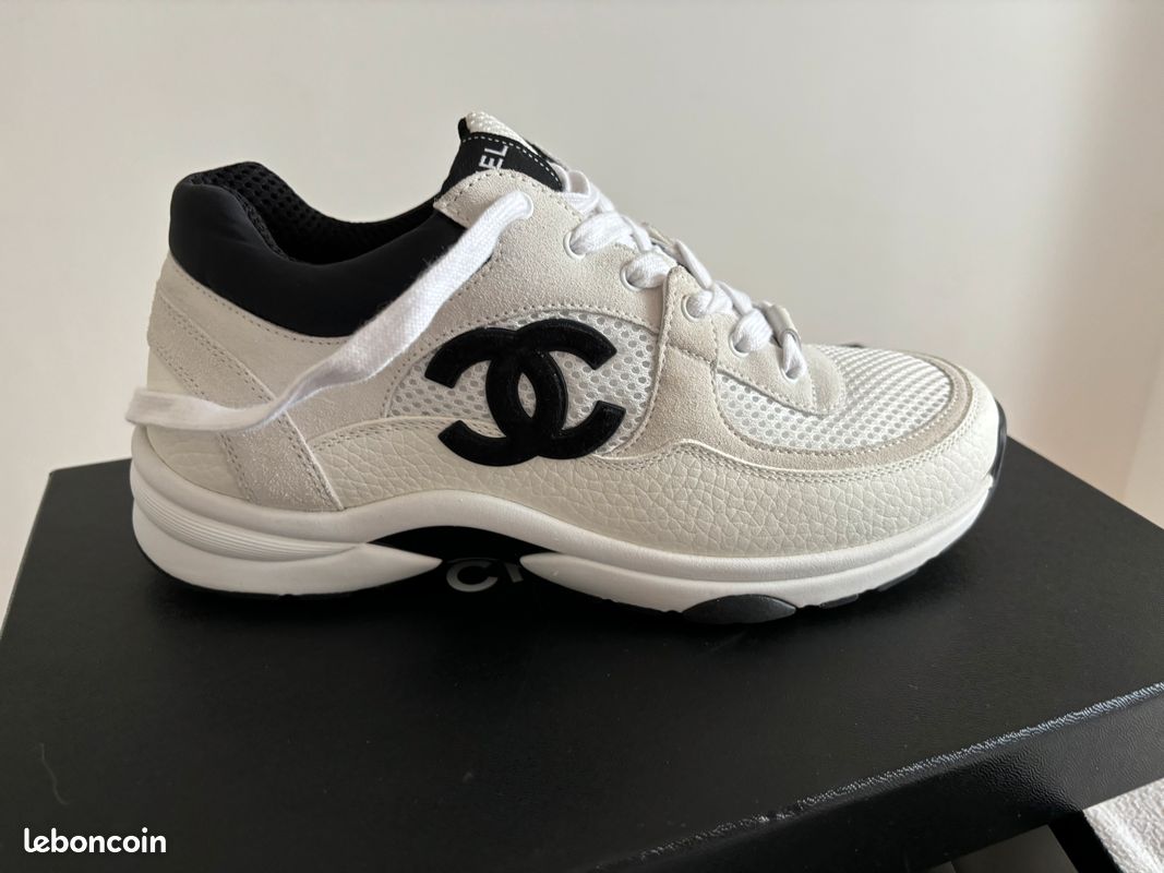 CHANEL RUNNERS